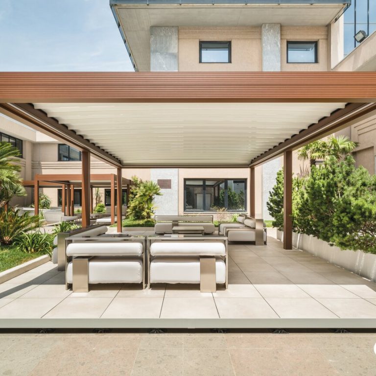 Zenit – Pergola mit rechtwinkligem Dach von NEMATEC